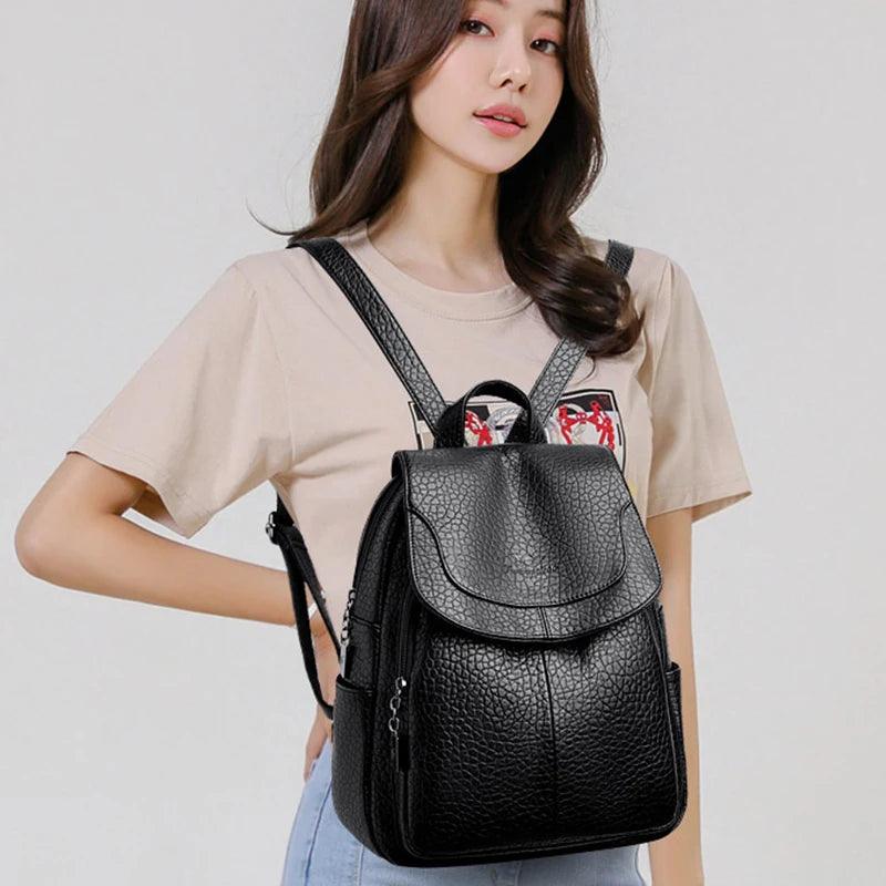 Mochila Feminina em Couro Legítimo - Camila