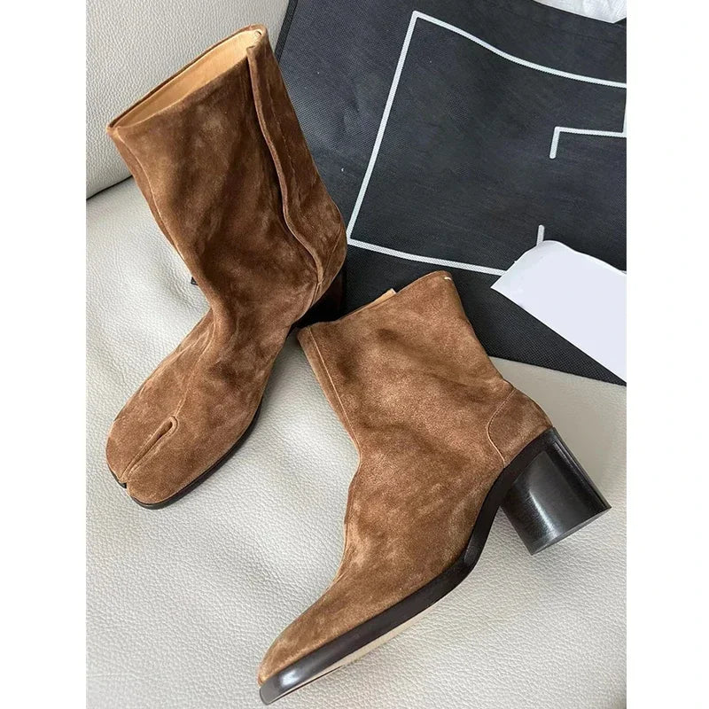 Bota Cano Médio Ambrina