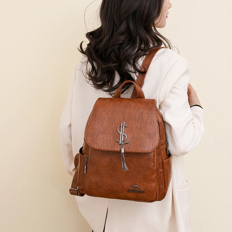 Mochila Feminina em Couro Legítimo - Tess