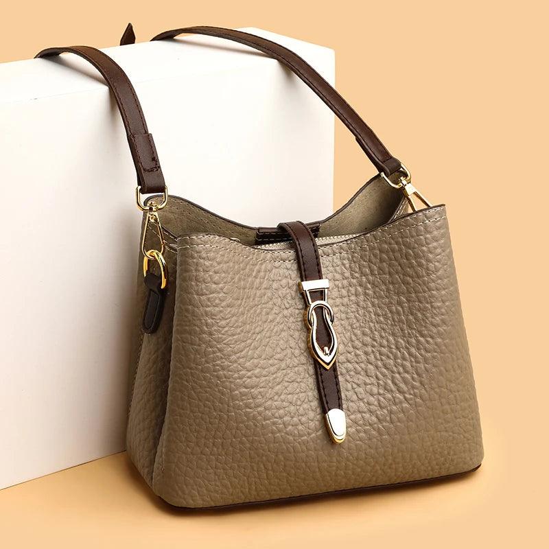 Bolsa em Couro Legítimo - Donatela
