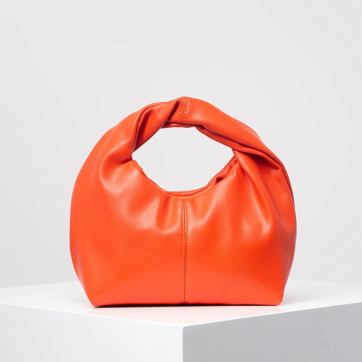 Mini Bolsa de Mão Feita em Couro Legítimo - Clean