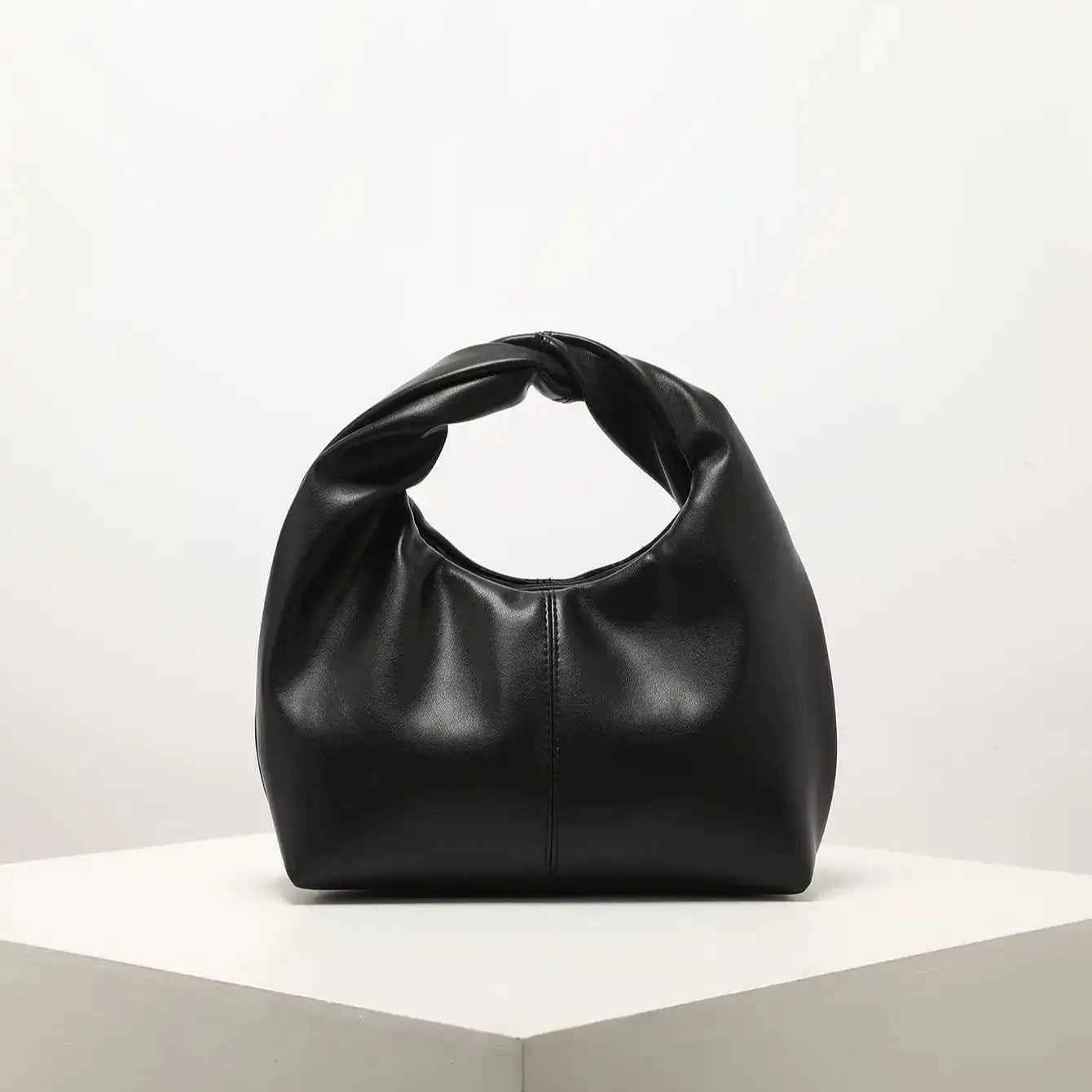 Mini Bolsa de Mão Feita em Couro Legítimo - Clean