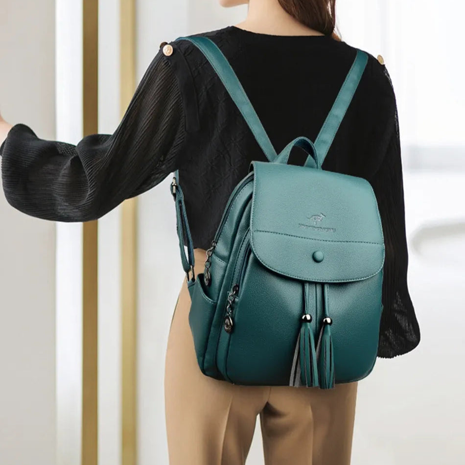 Mochila Feminina em Couro Legítimo - Quiss
