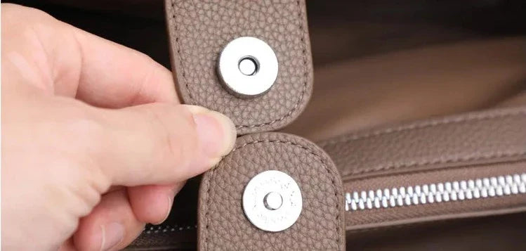 Bolsa Média Stella Couro Legítimo