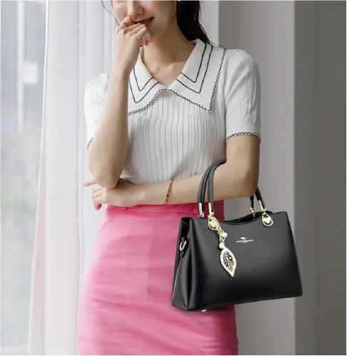 Bolsa Feminina em Couro Legítimo - Luxily - LuxoCouer