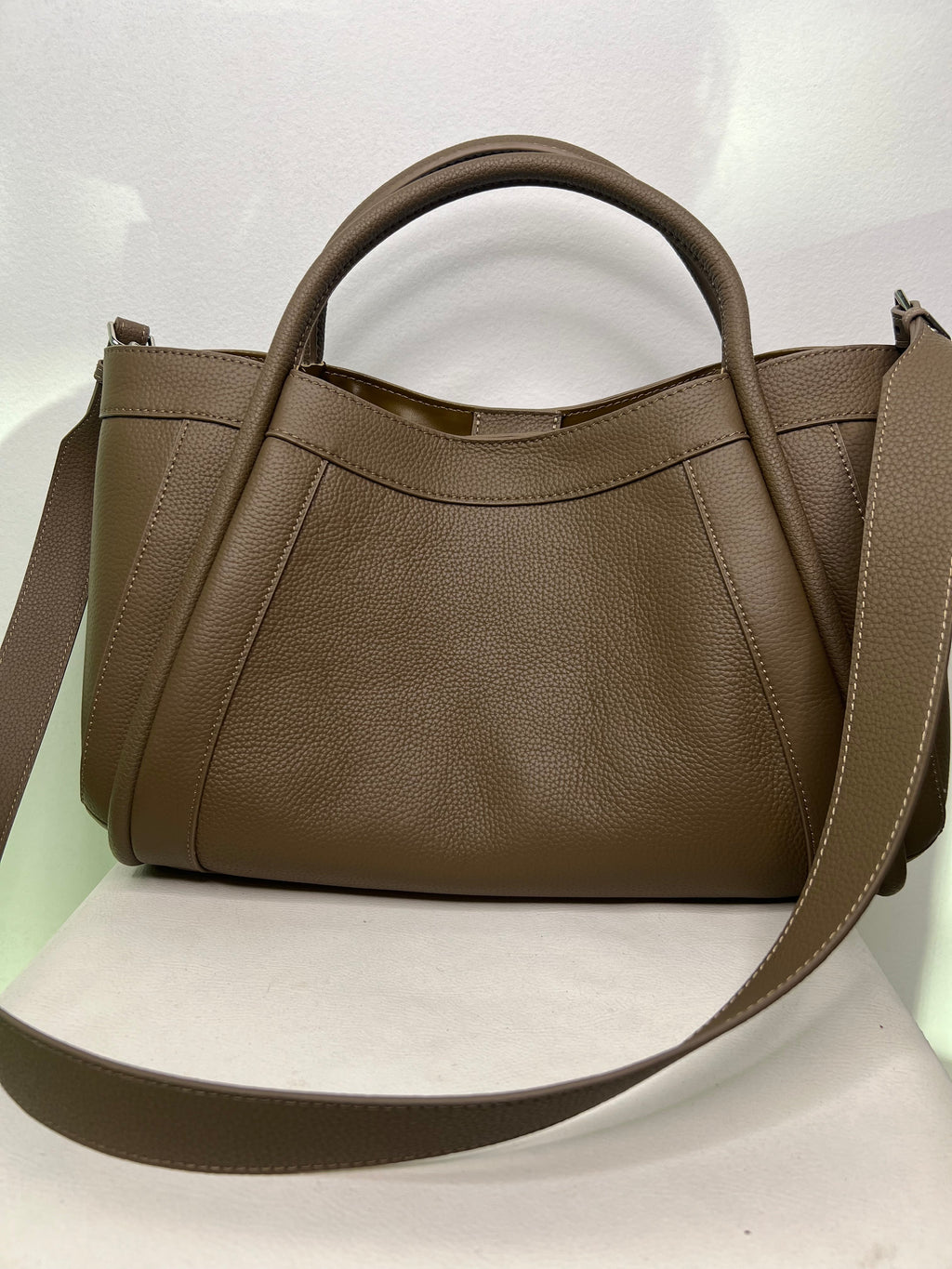 Bolsa Média Stella Couro Legítimo