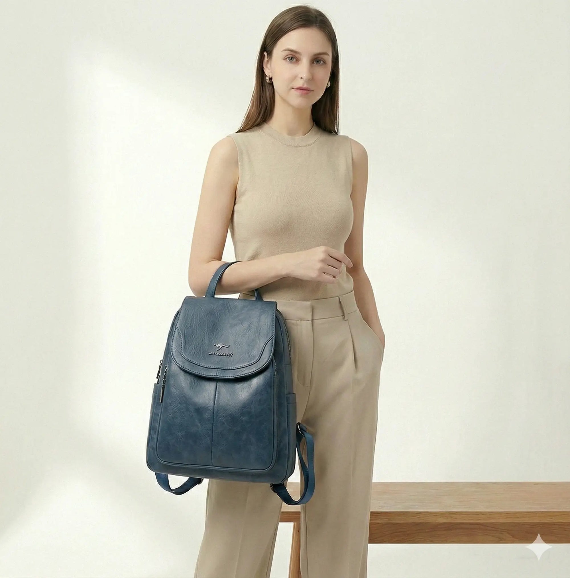 Mochila Feminina em Couro Legítimo - Couer