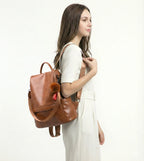 Mochila Feminina em Couro Legítimo - Cleare