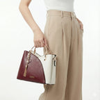 Bolsa Feminina em Couro Legítimo - Florenza