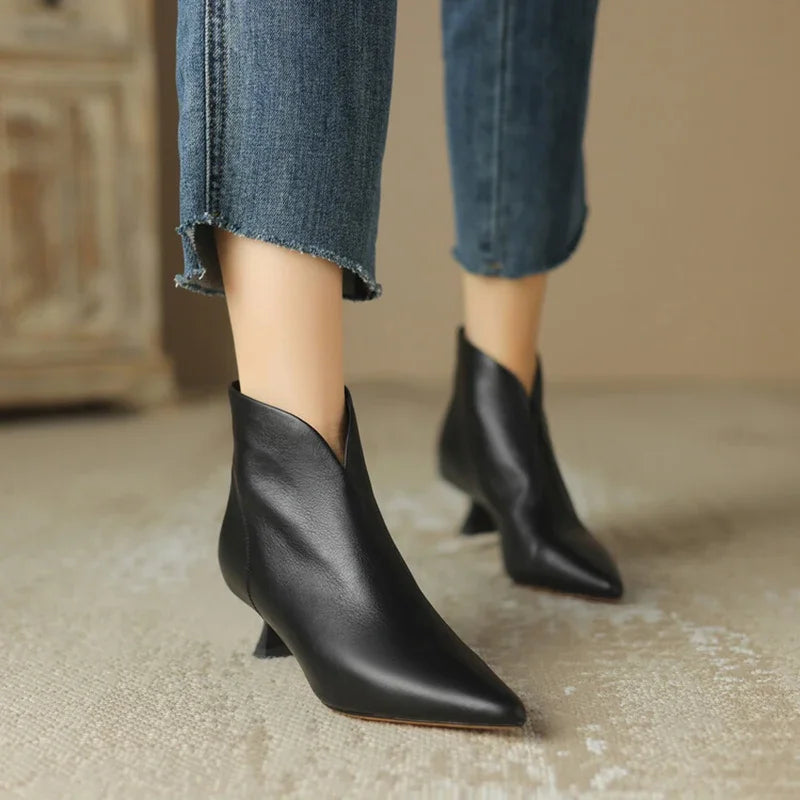 Bota Cano Baixo Adrissia