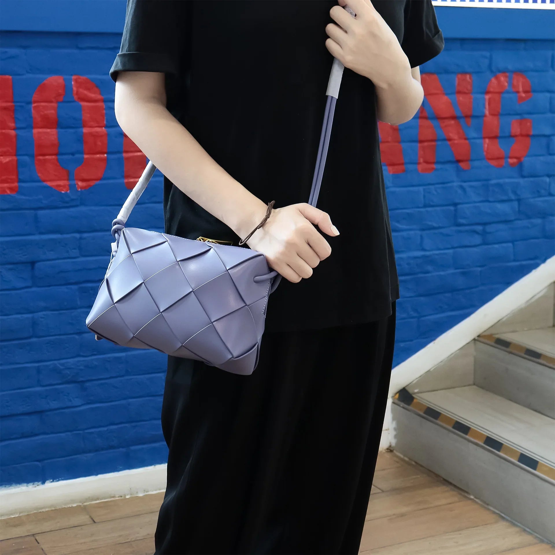 Bolsa Tiracolo Média Couro Legítimo Zélia