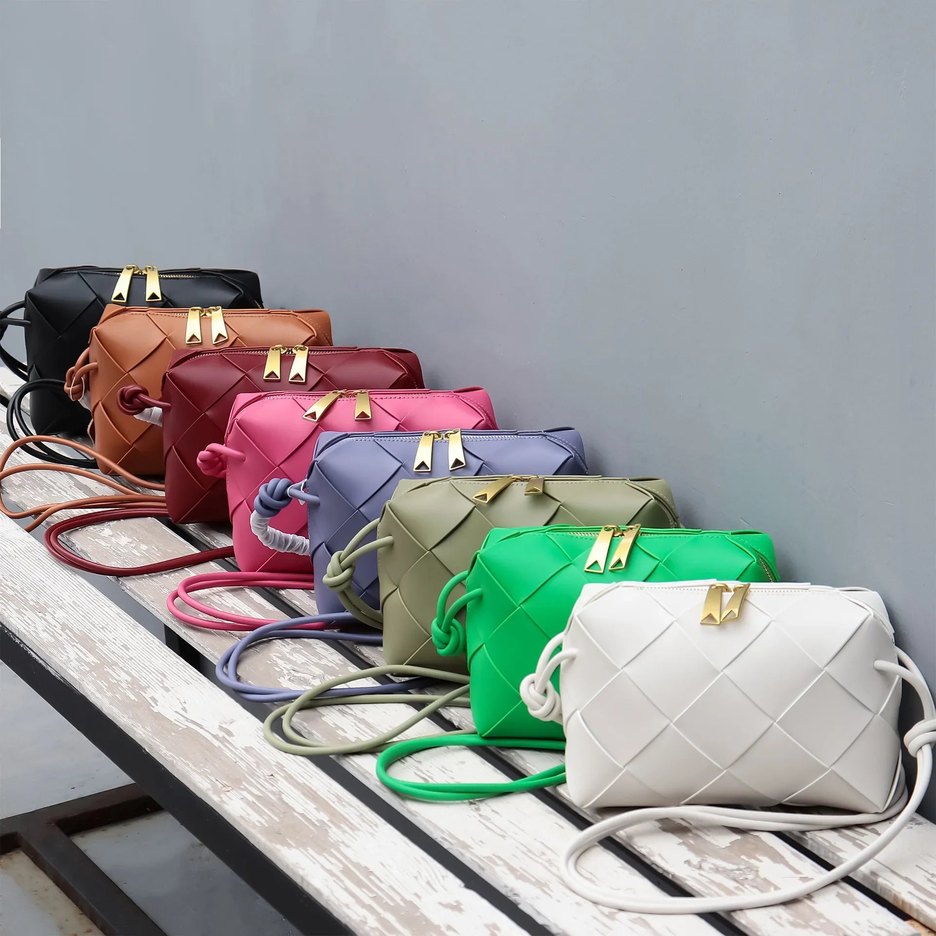 Bolsa Tiracolo Média Couro Legítimo Zélia