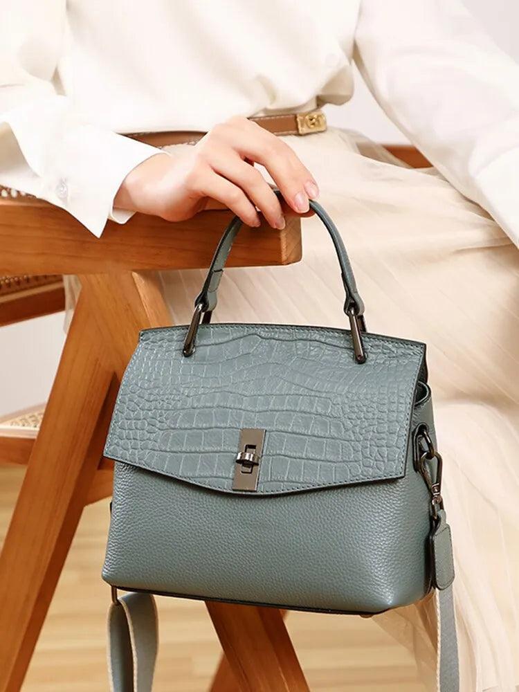 Bolsa Feminina em Couro Legítimo - Volturi - LuxoCouer