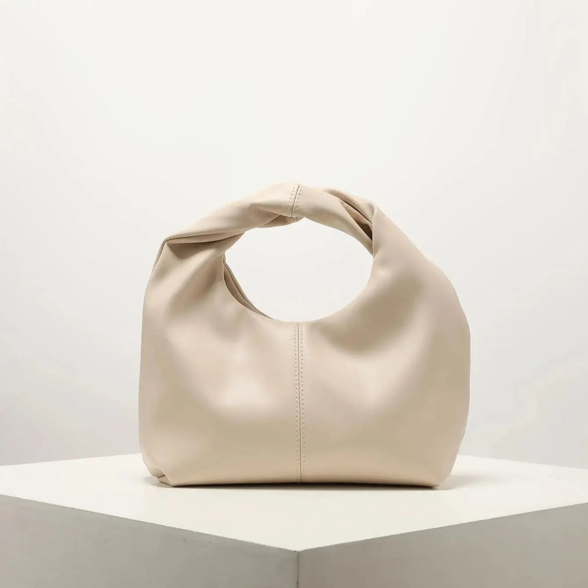 Mini Bolsa de Mão Feita em Couro Legítimo - Clean