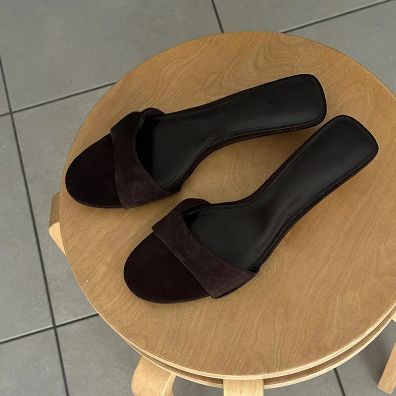 Sandália Tamanco Suede Mirka