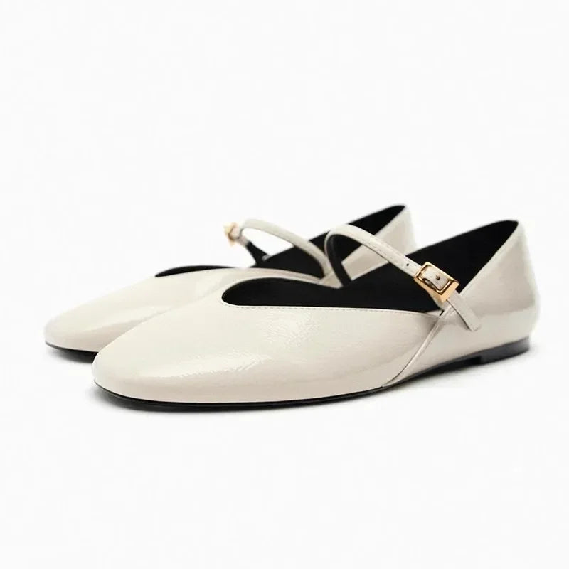 Sapatilha com Fivela Naia