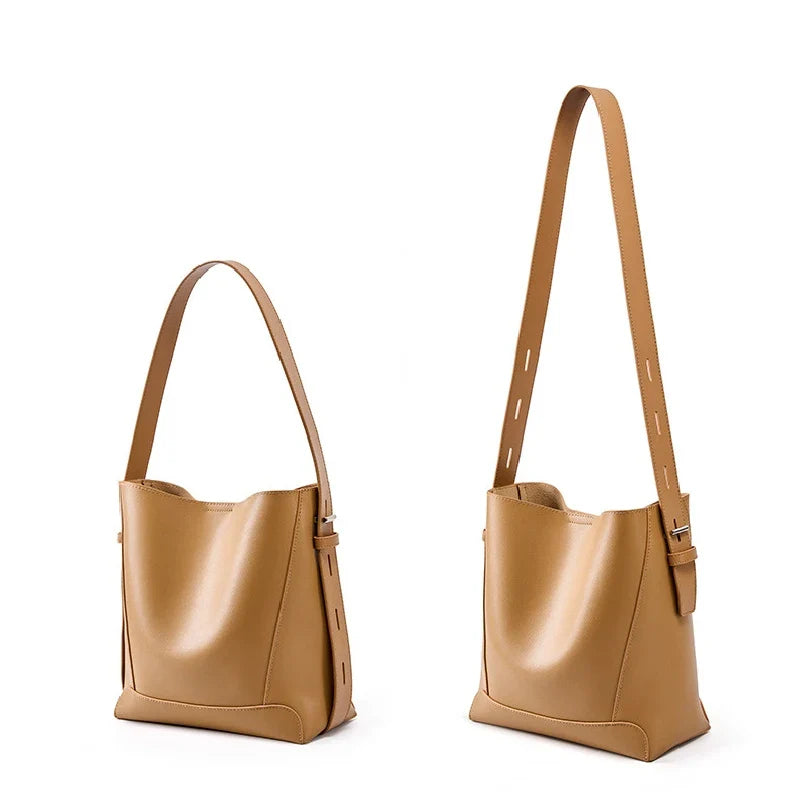 Bolsa Feminina em Couro Legitimo - Penélope