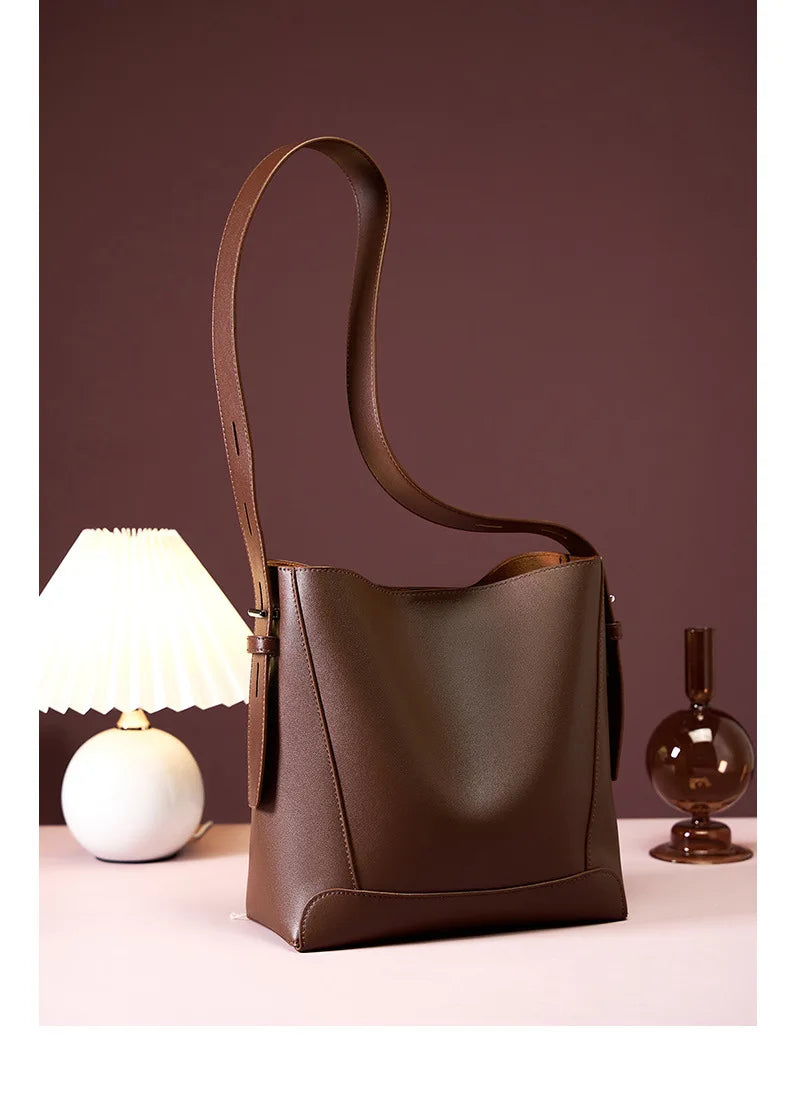 Bolsa Feminina em Couro Legitimo - Penélope