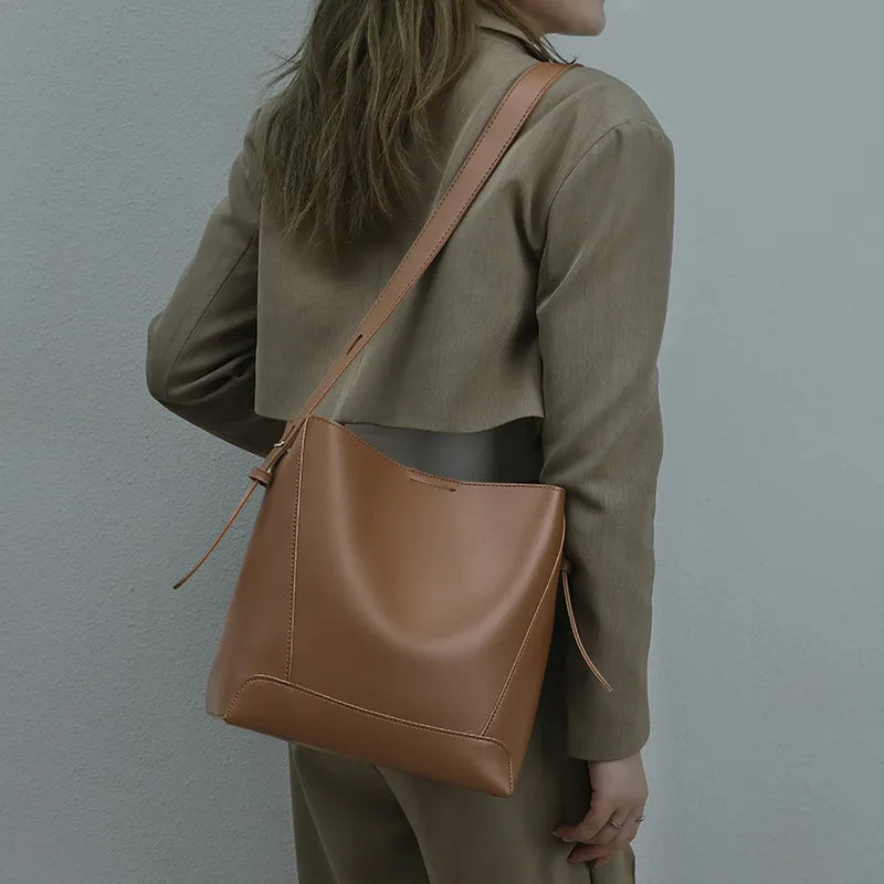 Bolsa Tiracolo em Couro Legítimo - Avery
