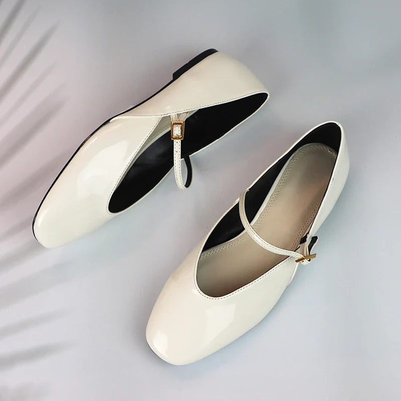 Sapatilha com Fivela Naia