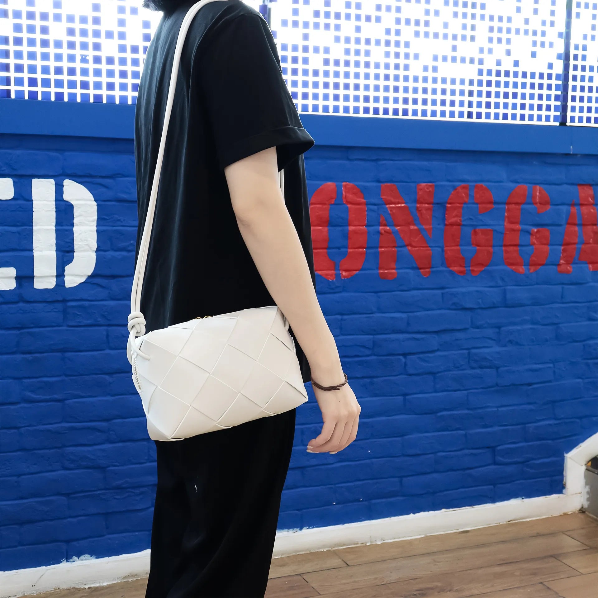 Bolsa Tiracolo Média Couro Legítimo Zélia