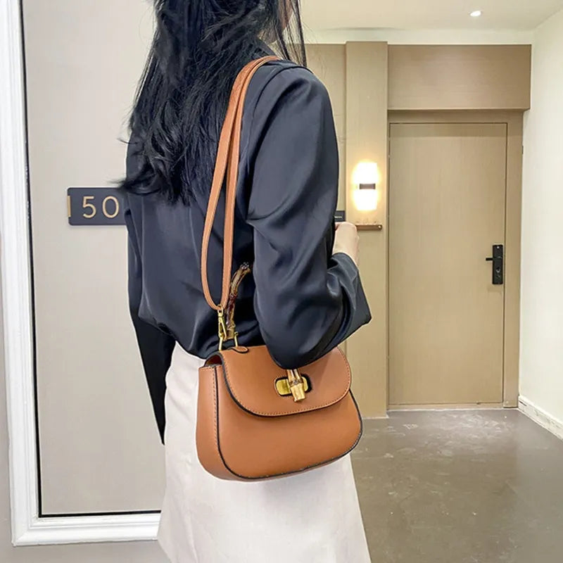 Bolsa Tiracolo Louise Bambu