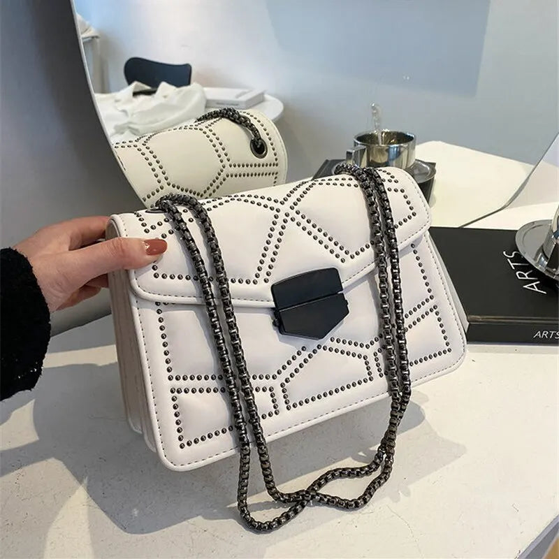 Bolsa Pequena em Couro Legítimo - Eyla