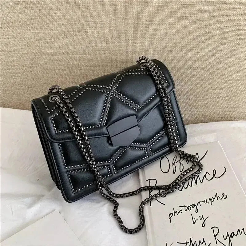 Bolsa Pequena em Couro Legítimo - Eyla