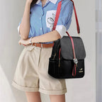 Mochila Feminina em Couro Legítimo - Velia