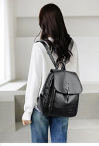 Mochila Feminina em Couro Legítimo - Tess